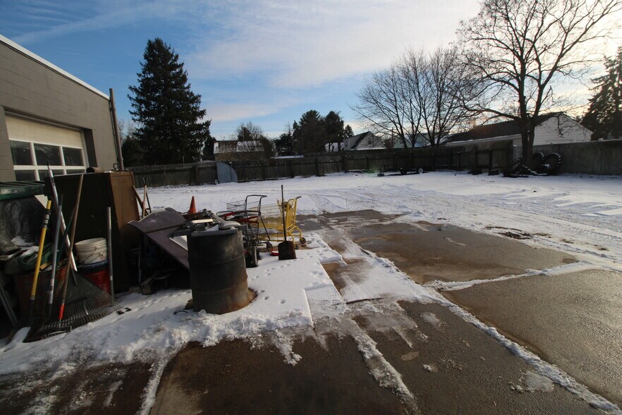 More Photos Of 27 Brooks Ave, Morrisville Service For Lease