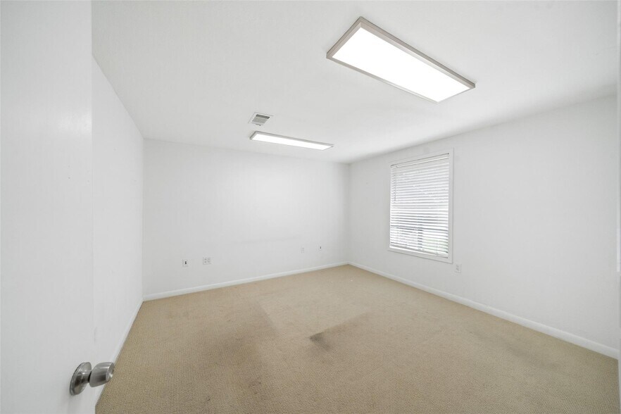 More Photos Of 12284 FM 3083 Rd, Conroe Office For Sale