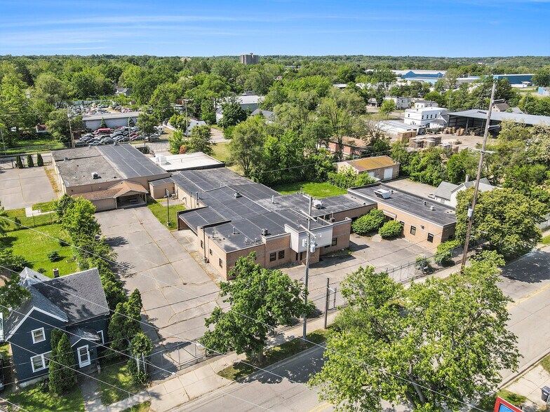 More Photos Of 1206 E Crosstown Pky, Kalamazoo Manufacturing For Lease