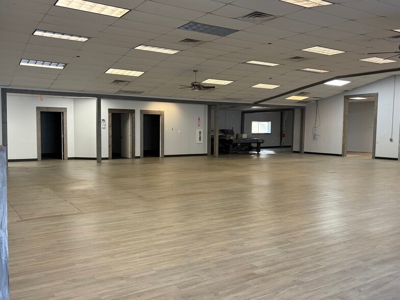 More Photos Of 139 New Hope Rd, Lawrenceville Warehouse For Sale