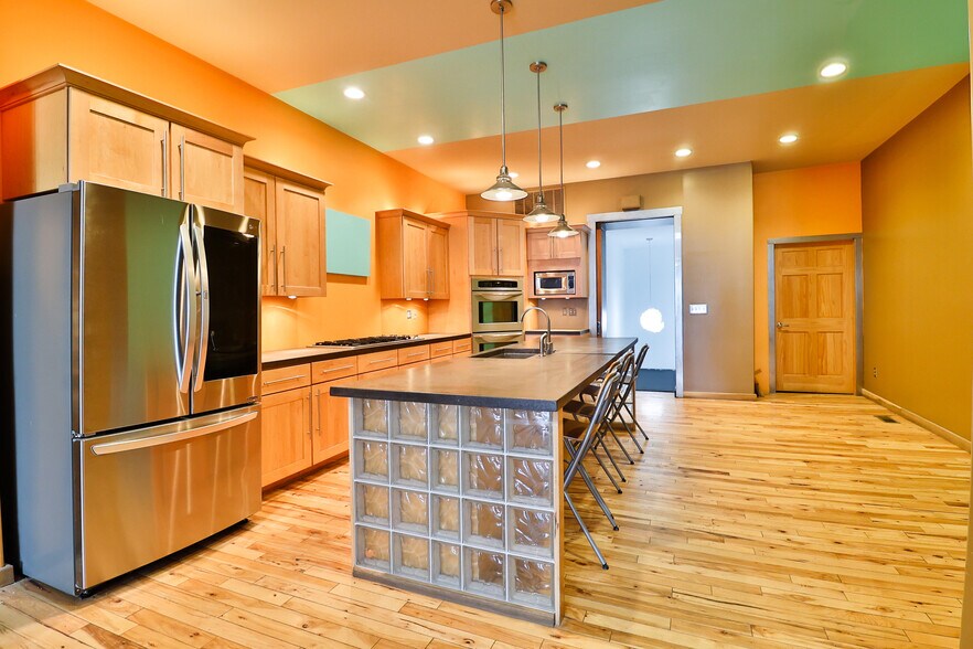 More Photos Of 102-104 W Columbus St, Kenton Office Residential For Sale
