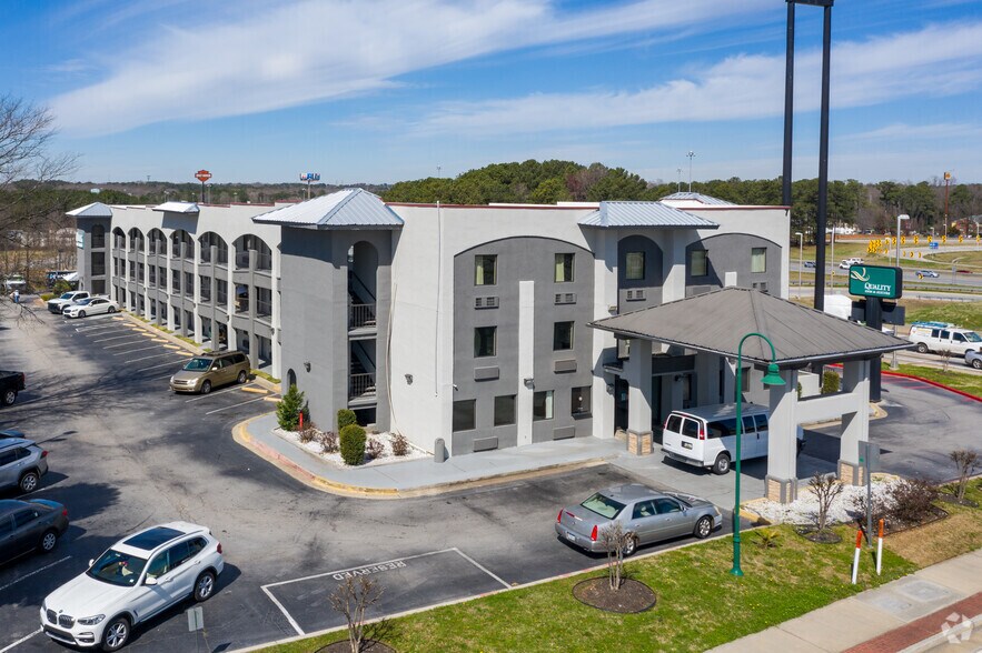 Primary Photo Of 6597 Jonesboro Rd, Morrow Hotel For Sale