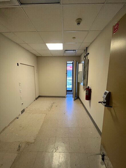 More Photos Of 435-437 Broadway, Bayonne Bank For Lease