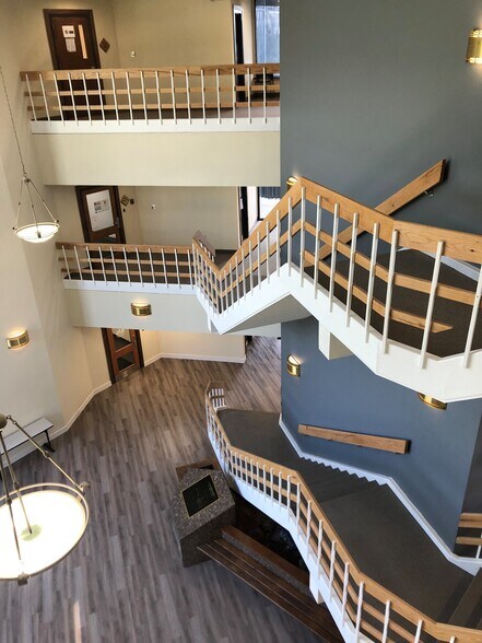 More Photos Of 10200 Linn Station Rd, Louisville Office For Lease