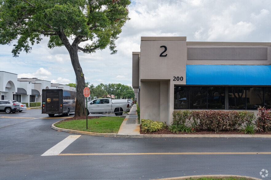 More Photos Of 6555 Powerline Rd, Fort Lauderdale Unknown For Lease