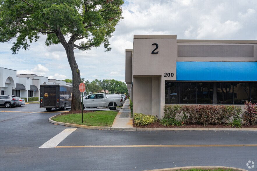 More Photos Of 6555 Powerline Rd, Fort Lauderdale Unknown For Lease