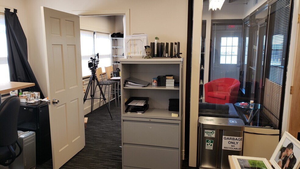 More Photos Of 1800 E State St, Hamilton Showroom For Lease