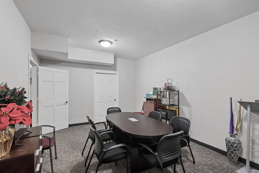 More Photos Of 1709 Southcross Dr W, Burnsville Loft Creative Space For Sale