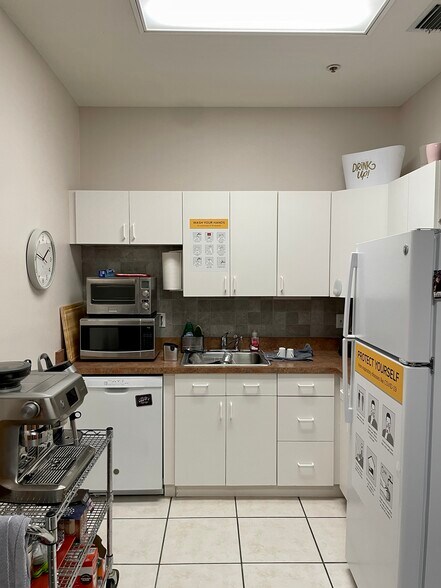 More Photos Of 8830 S Tamiami Trl, Sarasota Office For Lease