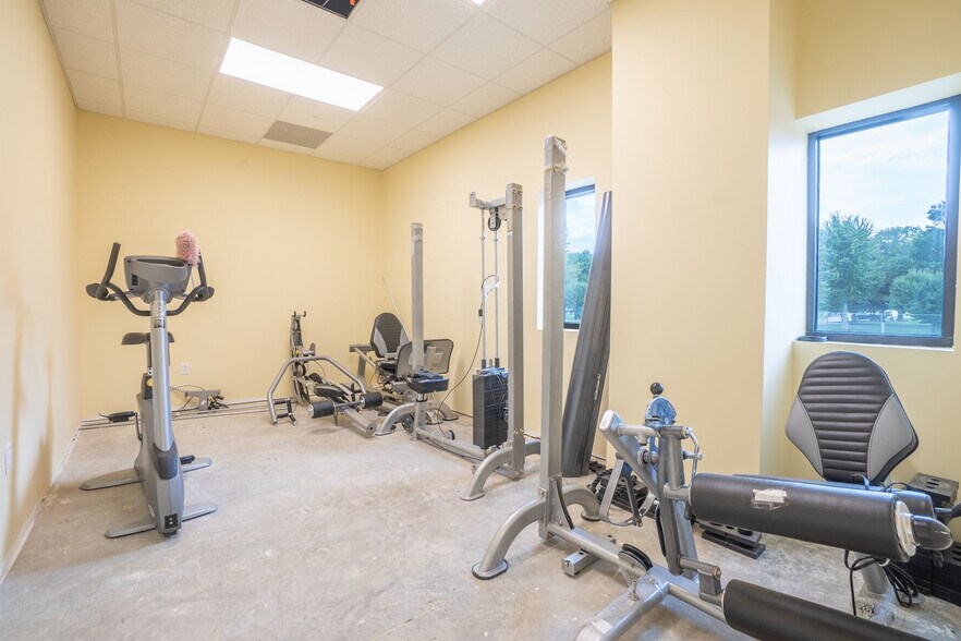 More Photos Of 227 Monogard Dr, Manchester Medical For Sale