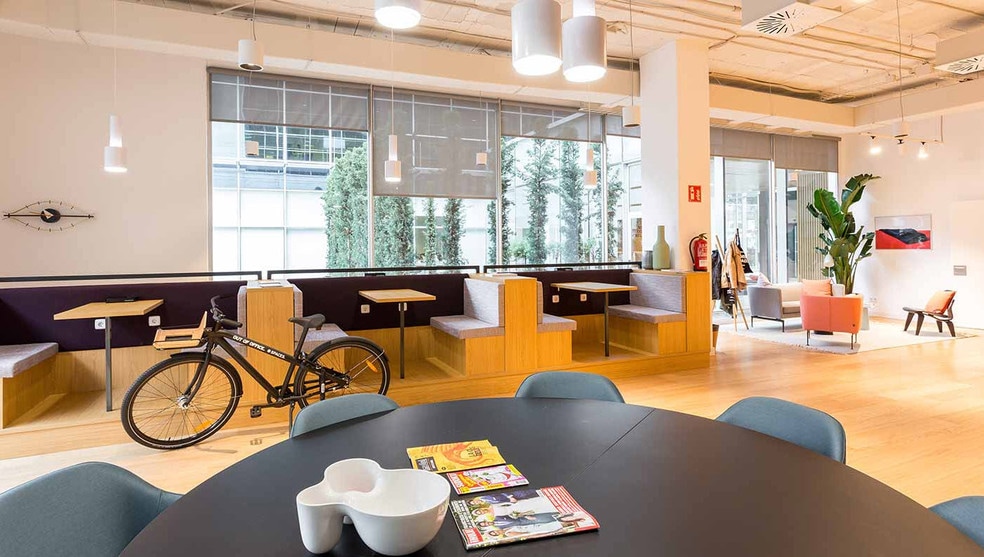 More Photos Of 5455 Av de Gaspé, Montréal Office For Lease