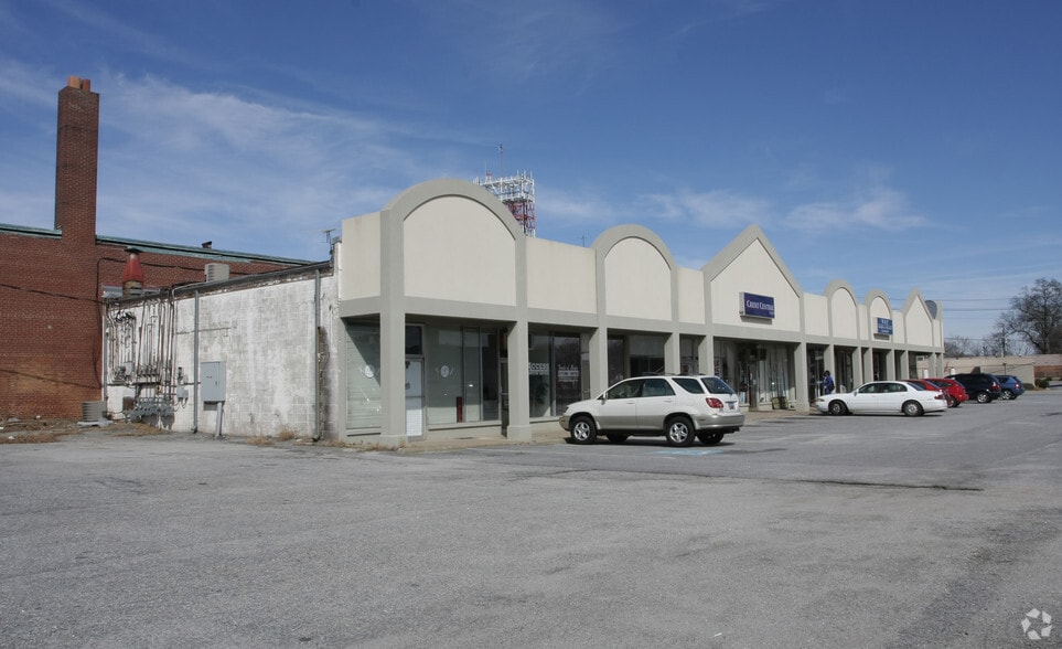More Photos Of 160 S Pine St, Spartanburg Unknown For Lease