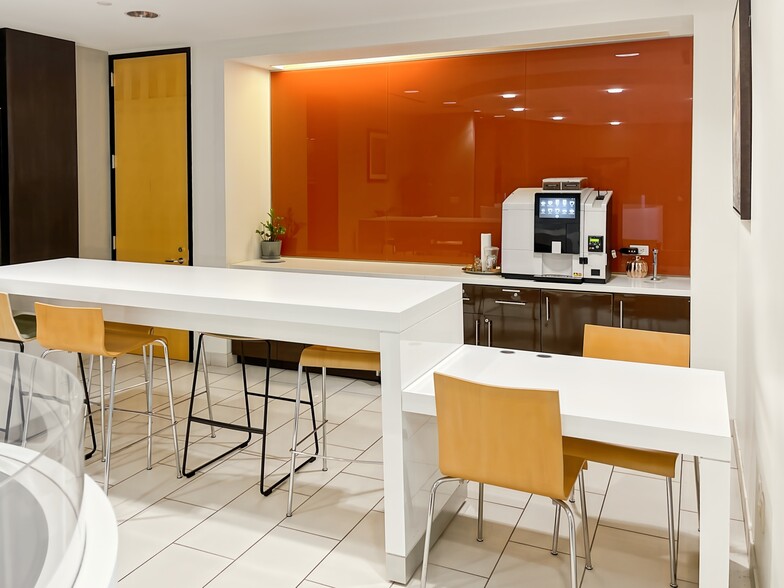 More Photos Of 655 N Central Ave, Glendale Coworking Space