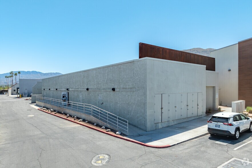 More Photos Of 42250-42560 Bob Hope Dr, Rancho Mirage Unknown For Lease