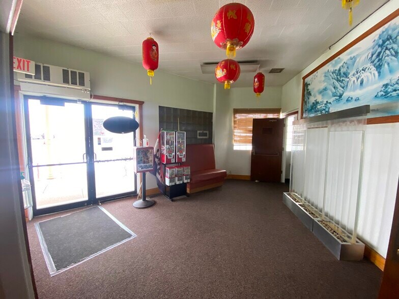 More Photos Of 221 Washington Ave, Riverton Religious Facility For Sale