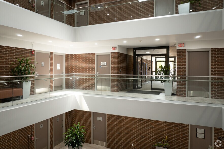 More Photos Of 400 Old Hook Rd, Westwood Medical For Lease