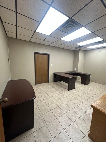 More Photos Of 2421 Thomas Rd, Haltom City Warehouse For Sale