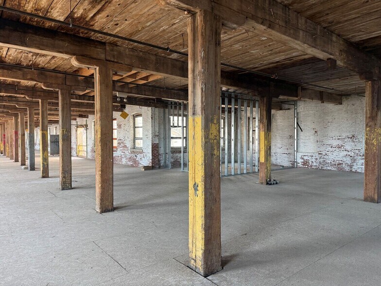 More Photos Of 2155 Castor Ave, Philadelphia Land For Lease
