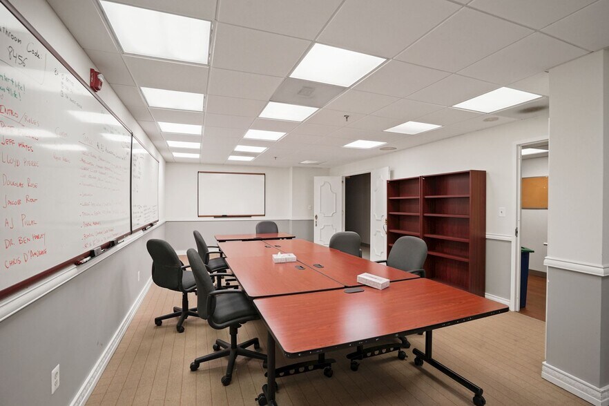 More Photos Of 1363 Beverly Rd, McLean Office For Sale