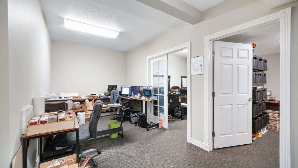More Photos Of 891 W Baxter Dr, South Jordan Office For Sale