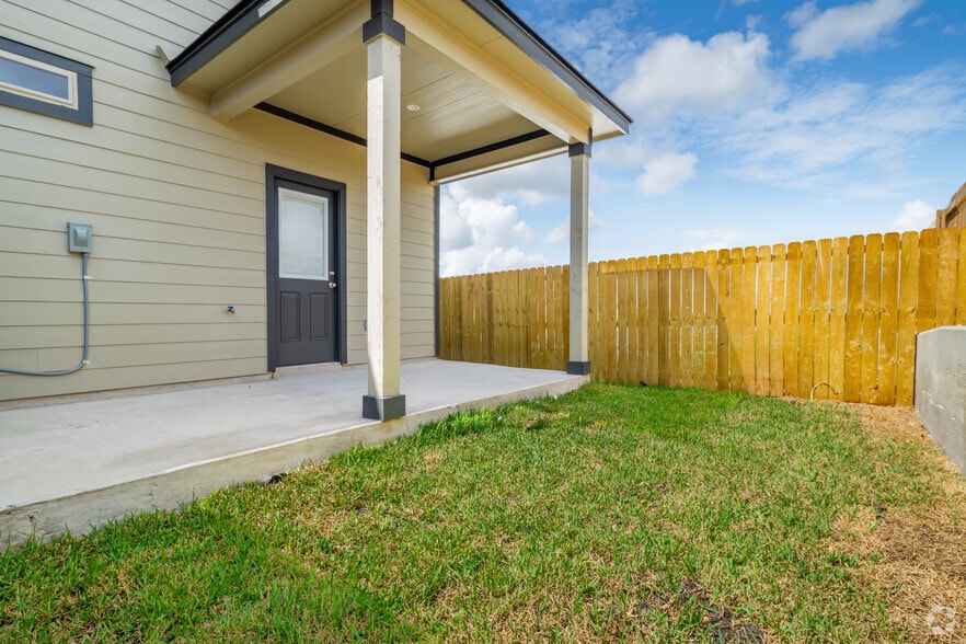 More Photos Of 8302 Via Verona, San Antonio Apartments For Sale