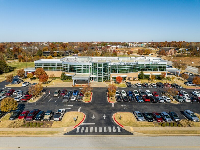 More Photos Of 808 S 52nd St, Rogers Medical For Sale