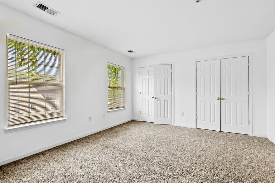 More Photos Of 437-445 Kenneth Sq, Baltimore Multifamily For Sale