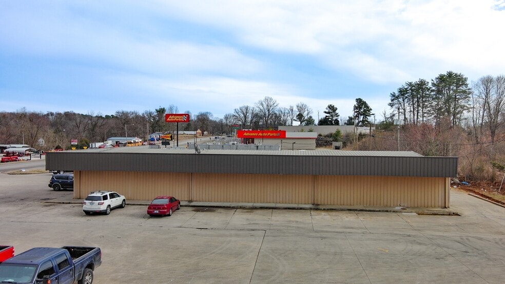 More Photos Of 1215 Main St, Munfordville Freestanding For Sale