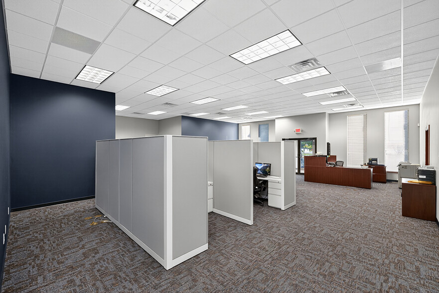 More Photos Of 631 County Road 17, Elkhart Office For Lease