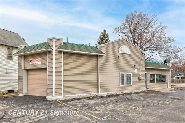 More Photos Of 2019 Columbus Ave, Bay City Office For Sale