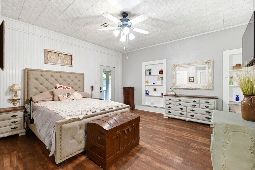 More Photos Of 9282 State Highway 75 S, New Waverly Freestanding For Sale