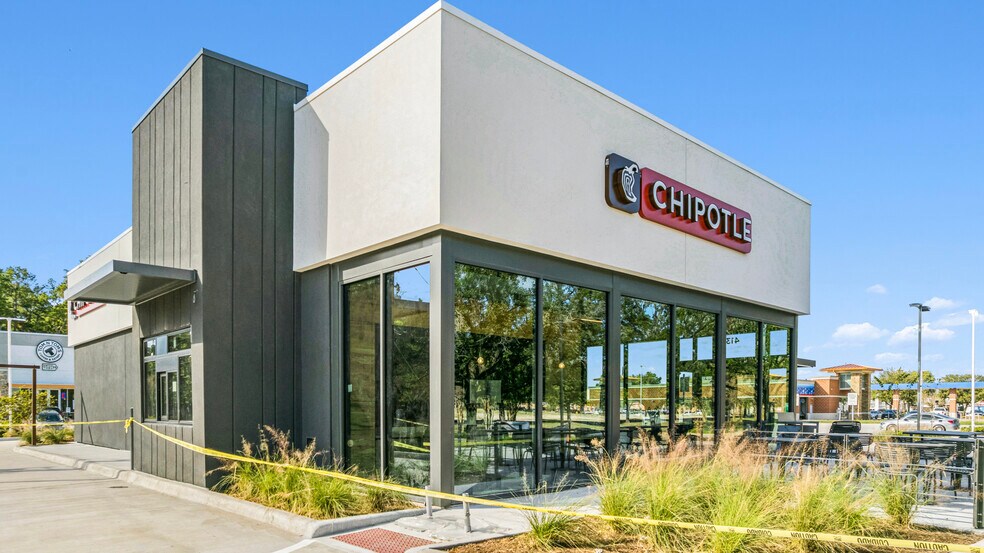 More Photos Of 4145 Gessner Rd, Houston Storefront For Sale