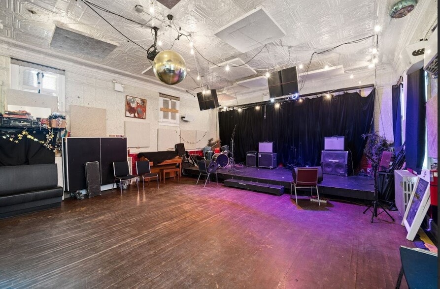 More Photos Of 552 Grandview Ave, Ridgewood Storefront For Sale