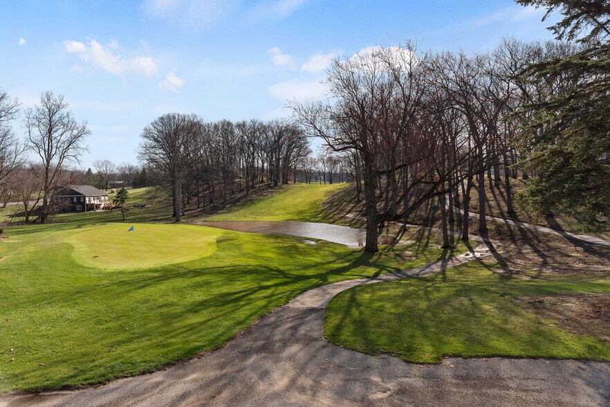 More Photos Of 1445 275 N Rd, Angola Sports And Entertainment For Sale