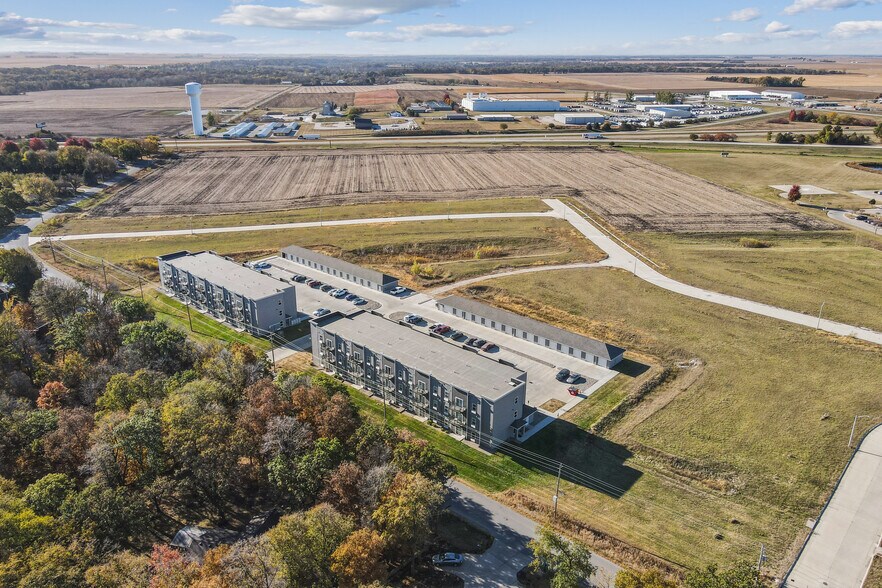 More Photos Of 2135 Edgewood Dr, Webster City Apartments For Sale