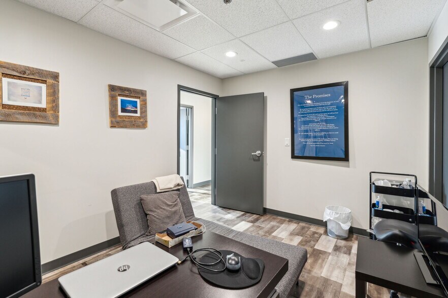 More Photos Of 7005 Fairmount Dr SE, Calgary Medical For Sale