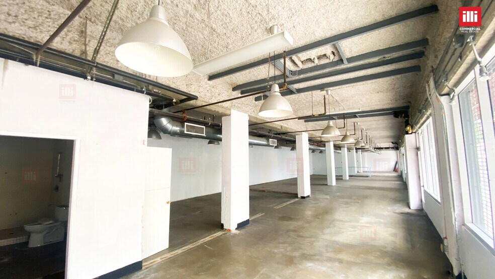 More Photos Of 545-555 S Main St, Los Angeles Parking Garage For Lease