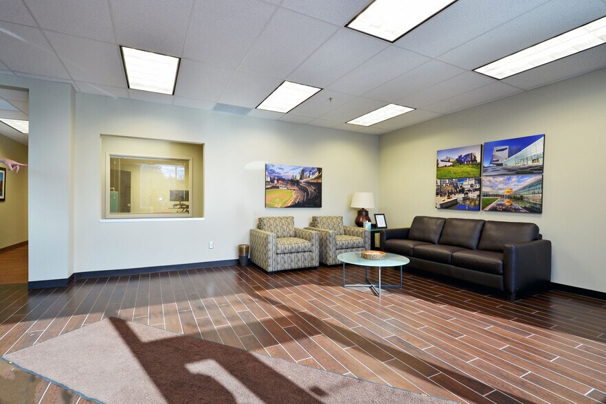 More Photos Of 7900 Excelsior Blvd, Hopkins Warehouse For Lease