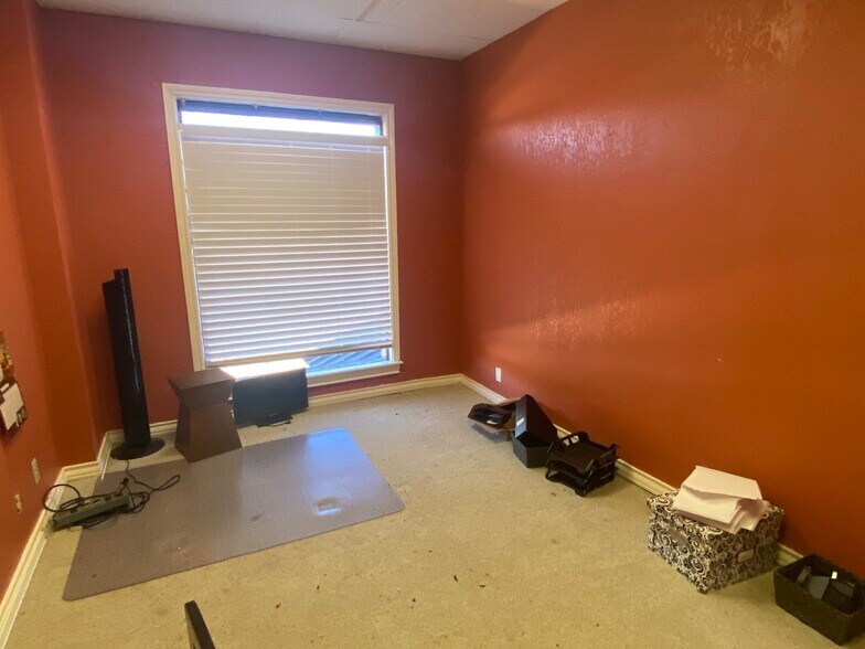 More Photos Of 111 W 5th St, Tyler Loft Creative Space For Sale