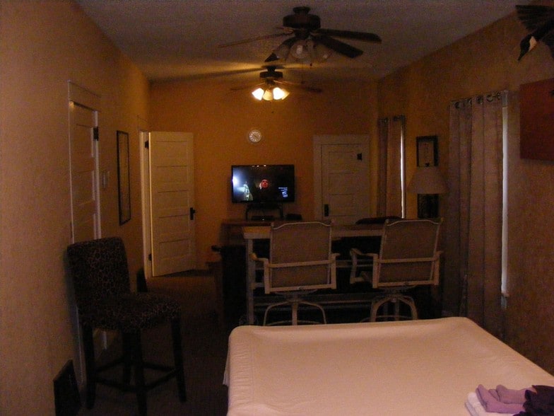 More Photos Of 306 W Aspen Ave, Crosbyton Hotel For Sale