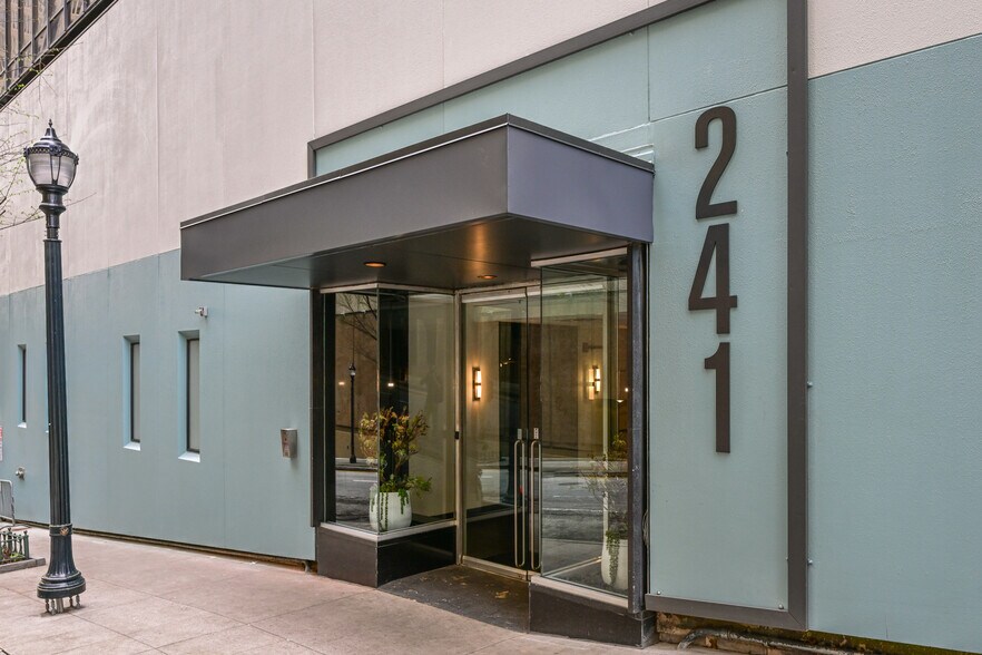 More Photos Of 241 Peachtree St NE, Atlanta Office For Lease
