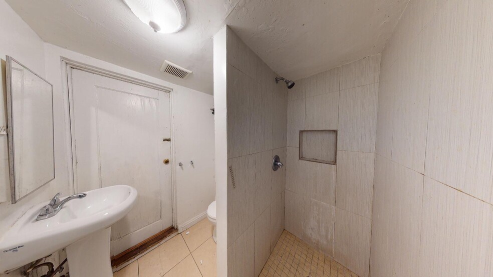 More Photos Of 3314 Farnam St, Oakland Apartments For Sale