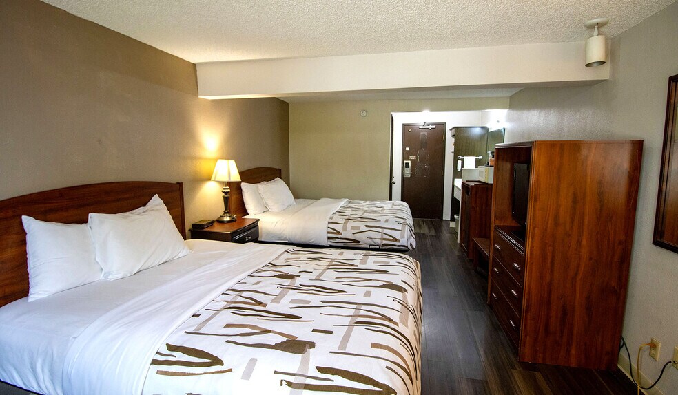 More Photos Of 2020 Prospect Ave, Helena Hotel For Sale