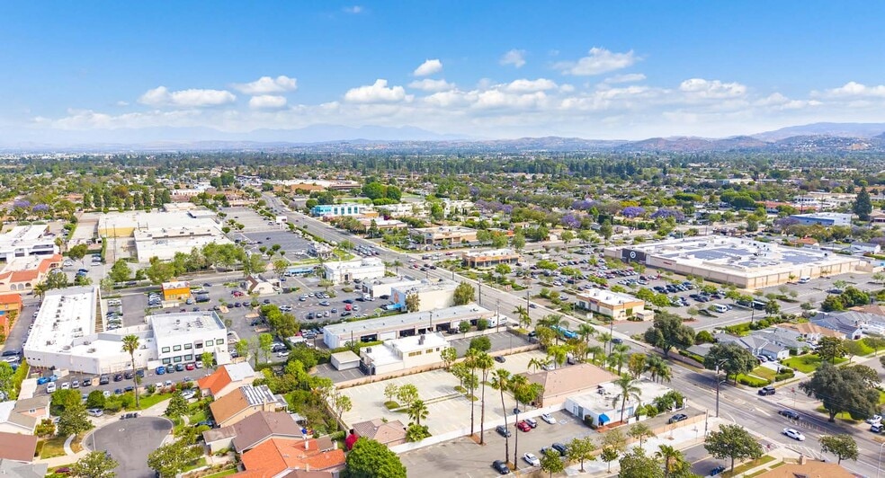 More Photos Of 1520 N Grand Ave, Santa Ana Medical For Lease