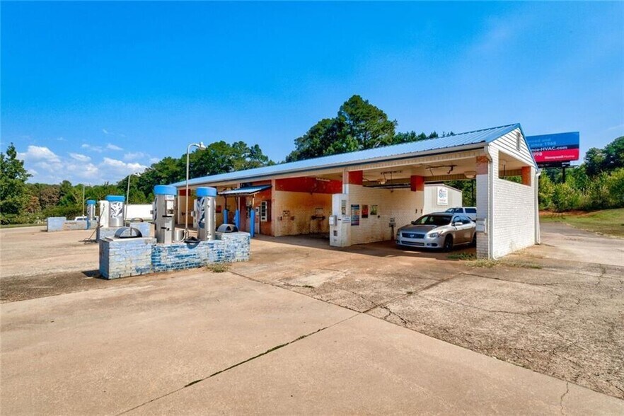More Photos Of 2522 Business Dr, Cumming Warehouse For Sale