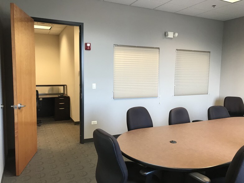 More Photos Of 9 Crystal Lake Rd, Lake In The Hills Office For Lease