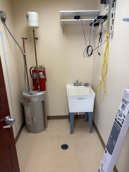 More Photos Of 40W310 Lafox Rd, St Charles Medical For Sale