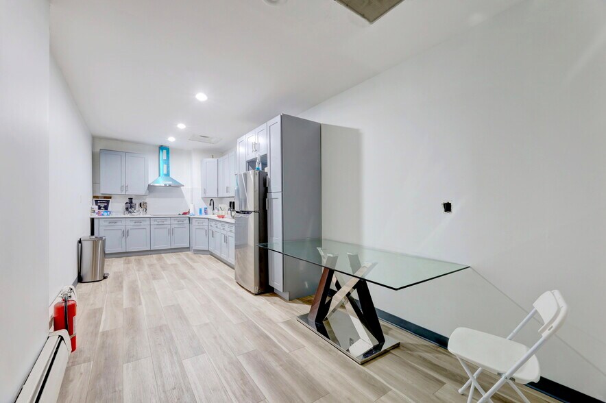 More Photos Of 174 Main Ave, Wallington Warehouse For Sale