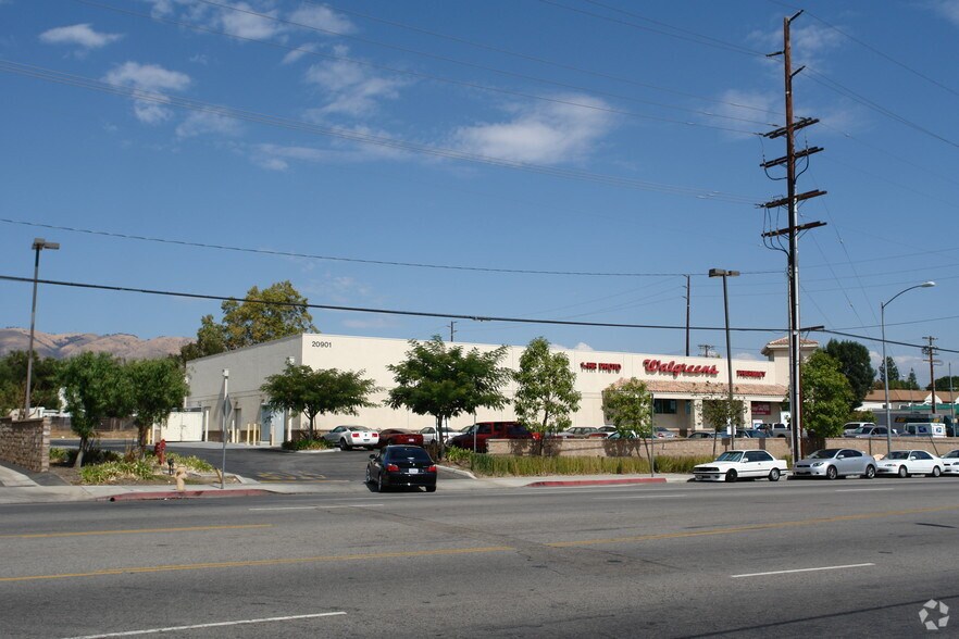 More Photos Of 20901 Devonshire St, Chatsworth Freestanding For Sale