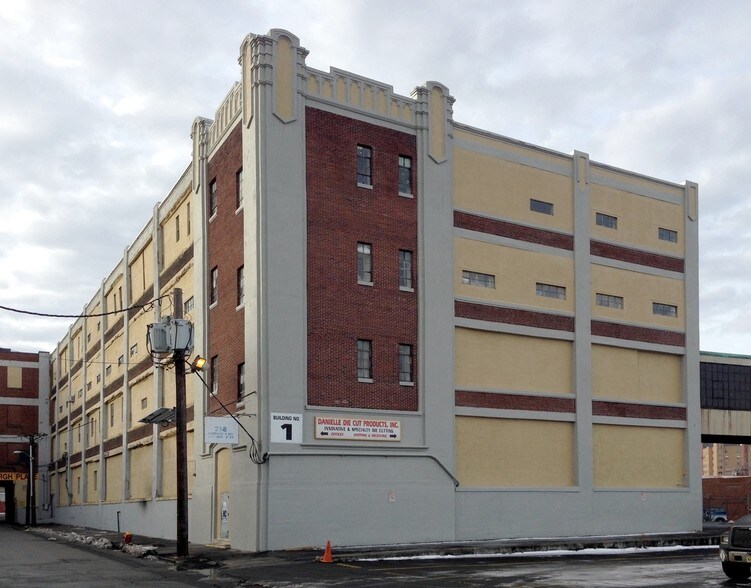 Primary Photo Of 238 Lindbergh Pl, Paterson Manufacturing For Lease